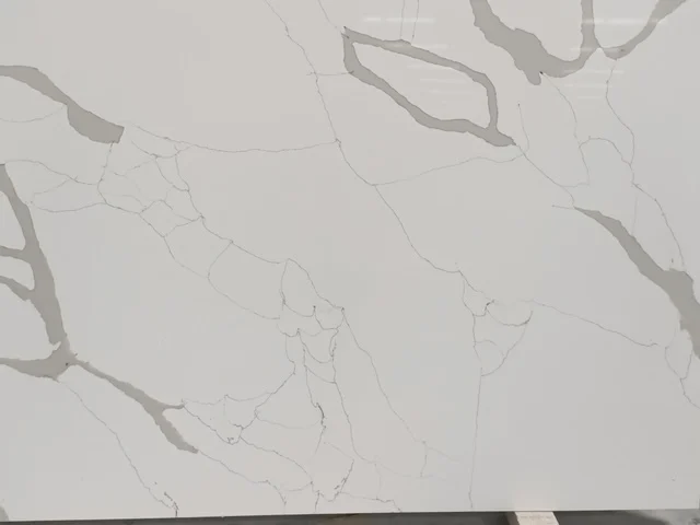 2022 Best selling engineered Calacatta Vegas Cut to size Quartz  Kitchen Countertop slab At Lowest price
