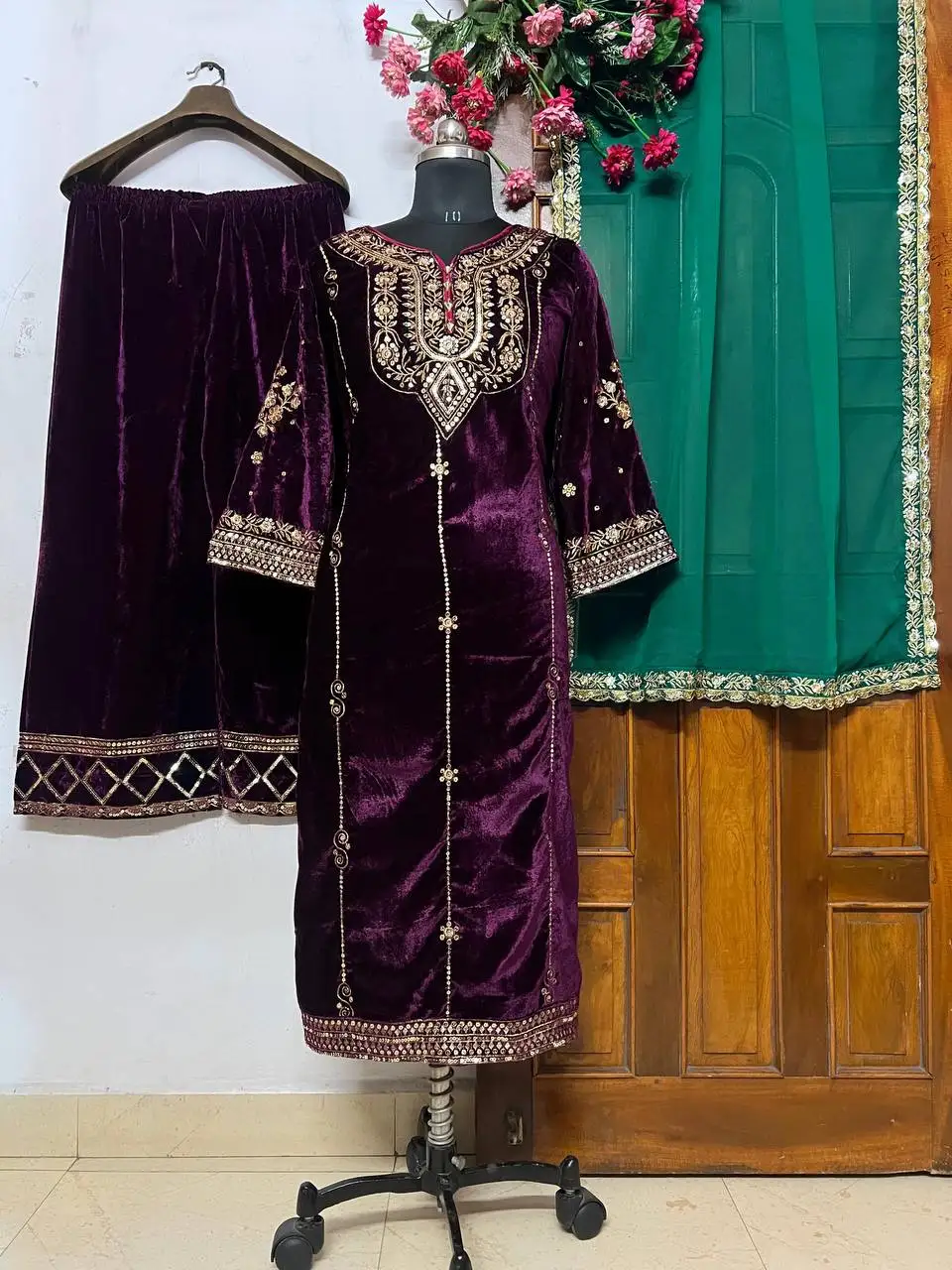 Modest Designer High Quality Women Velvet Dress Salwar Kameez Stylish Heavy Pure Viscose Velvet Salwar Kameez