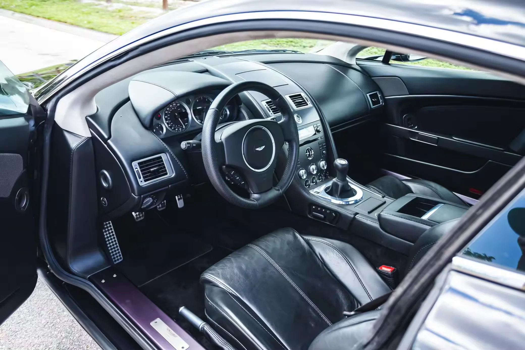 Подержанный 2008 Astoon Martin V8 Vantage 6-ступенчатая Механическая ~ 24900 миль Заводская модернизация двигателя 4 3 л заднеприводная трансмиссия