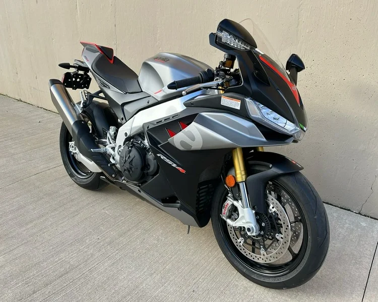 2022 Aprilias RSV4 1 077cc V-4 4-тактный с жидкостным охлаждением б/у спортивный Motorcyclez для продажи