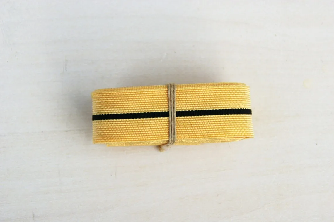 Pakistan Made High Quality 2025 Style 16 mm Gold Black Sleeve Braid Customized 2 Meters Braids with Uniform Effects for Uniforms