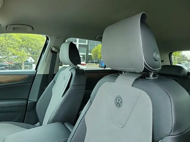 2024 Volkswagen Atlas SE 4Motion AWD SUV аккуратно используется с настраиваемыми кожаными сиденьями и шинами R18 бензиновые готовы к продаже