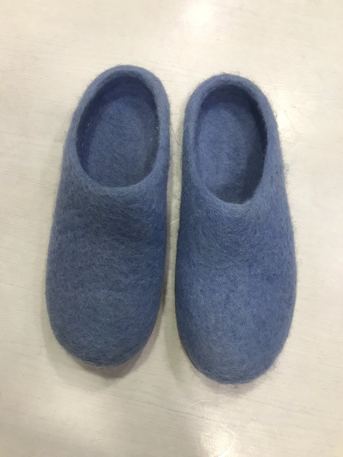Felt slippers custom size outer sole handmade multi color unisex wool slippers 100% sheep wool slippers handmade in Nepal