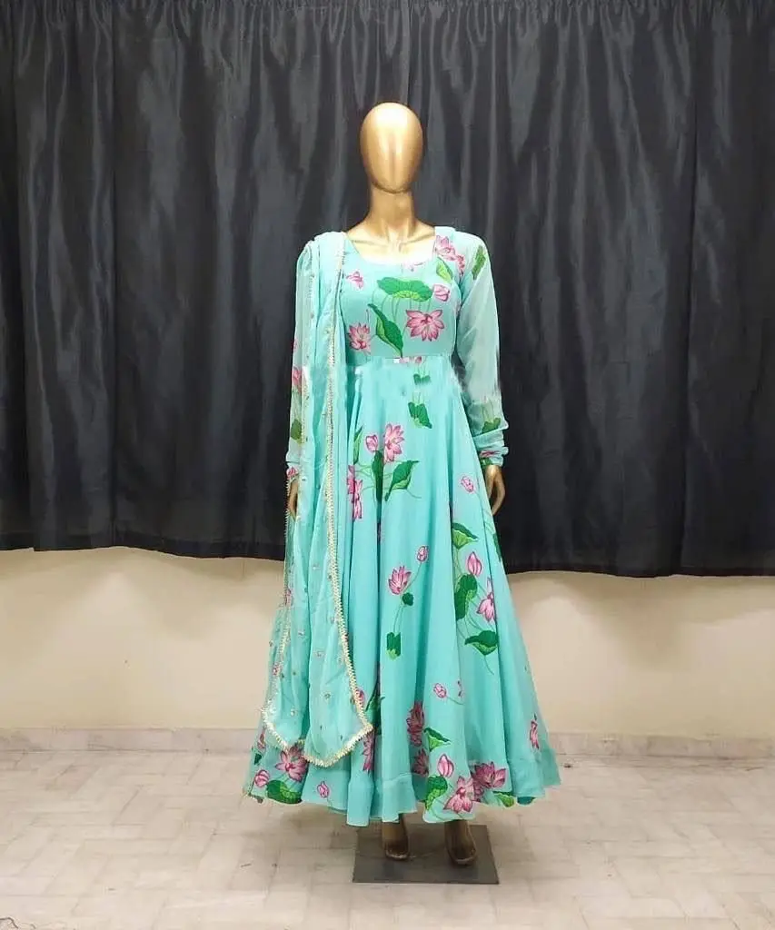 Платье макси с принтом лотоса из жоржета и вышивкой Dupatta