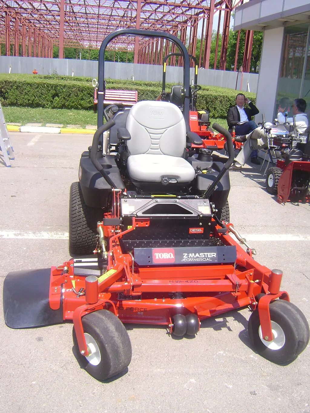 Brand New  HUSQV MUNICIPAL RIDER MowersP 524X EFI 122CM Machinery Equipment   Technical
