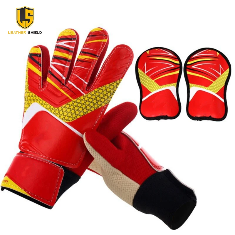 2022 New Design Your Own Material Soccer Football Black Color Goalkeeper Gloves Cheap low Price