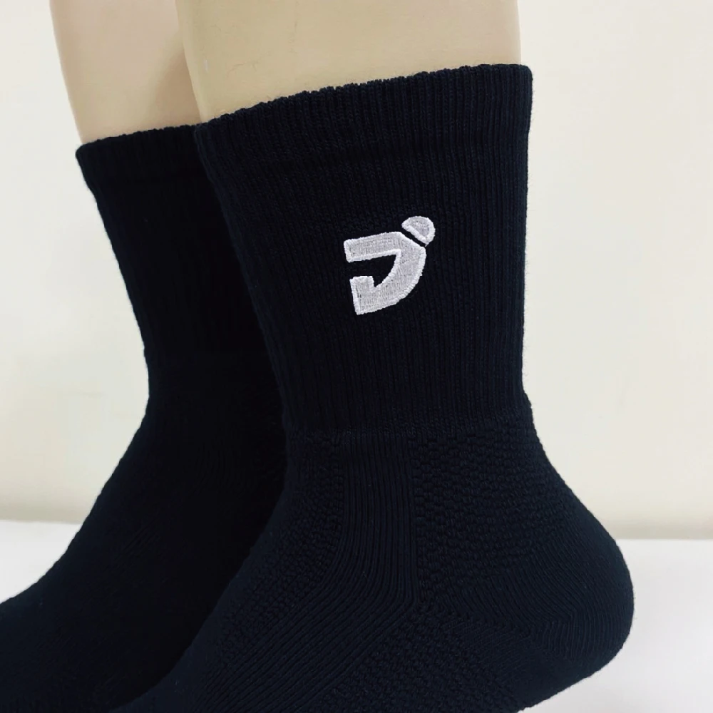 White/black seamless badminton socks
