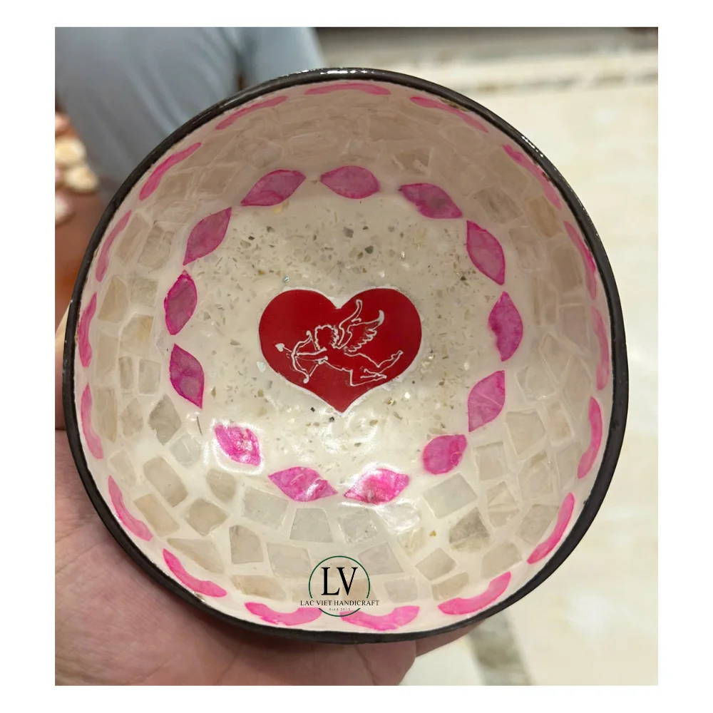 Vietnam factory natural handcraft top choice nice design mother of pearl inlay coconut bowl with heart shape for valentine gift