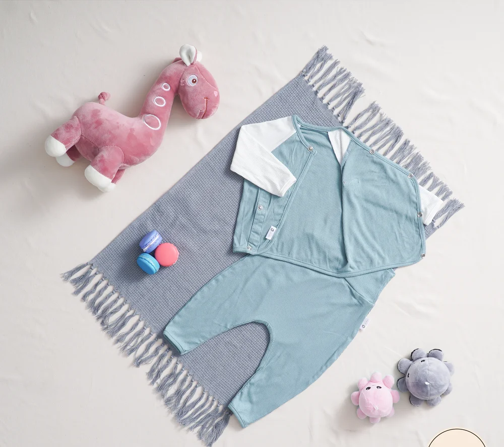 Высококачественная детская одежда, безопасный мягкий дышащий трикотажный тканевый костюм унисекс для новорожденных, сделано в вьетнаме