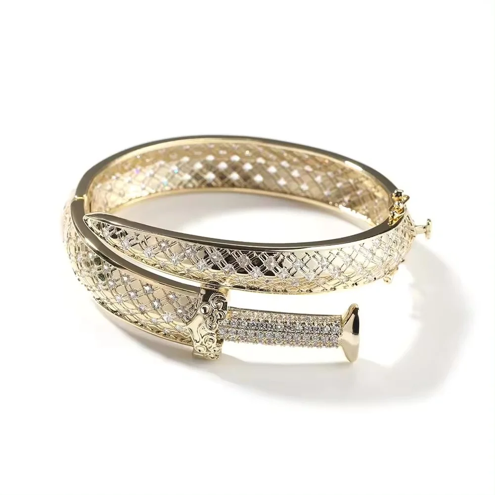 Женский браслет из латуни