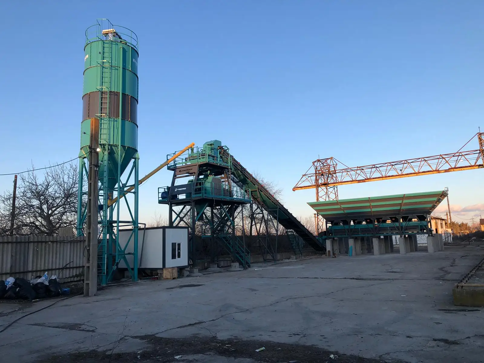 100 m3/h HIGH QUALITY READY MIXED CONCRETE MIXING AND BATCHING PLANT, FIXED TYPE, BRAND NEW