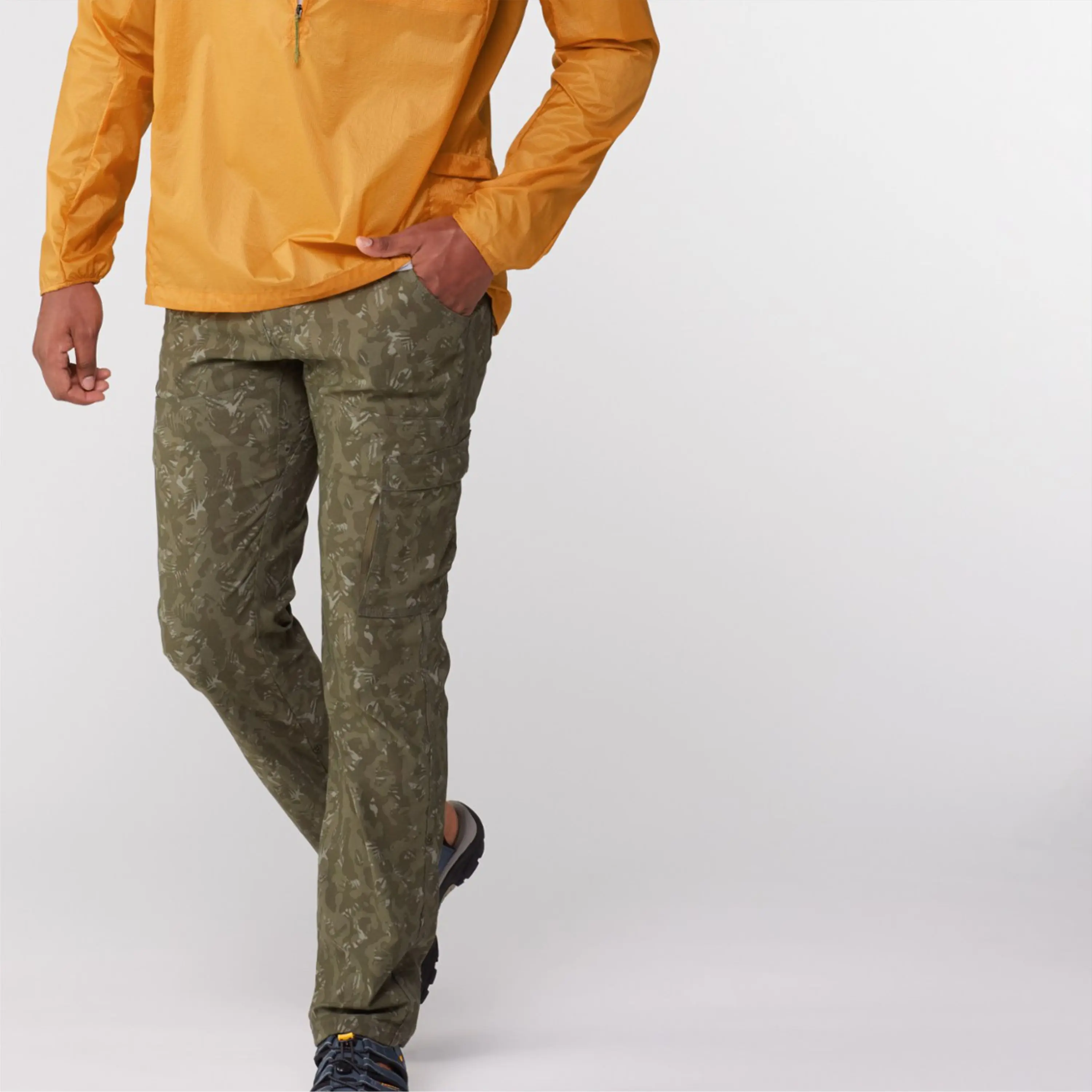 Branded Half Zip Pullover for Corporate Branding - Durable and Comfortable, Available with Logo Embroidery