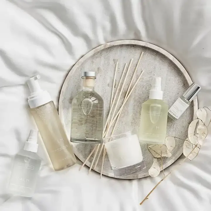 Luxury Aromatherapy natural essential oil decorative reed glass diffuser with rattan sticks