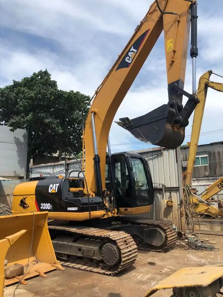 cat 320s.jpeg