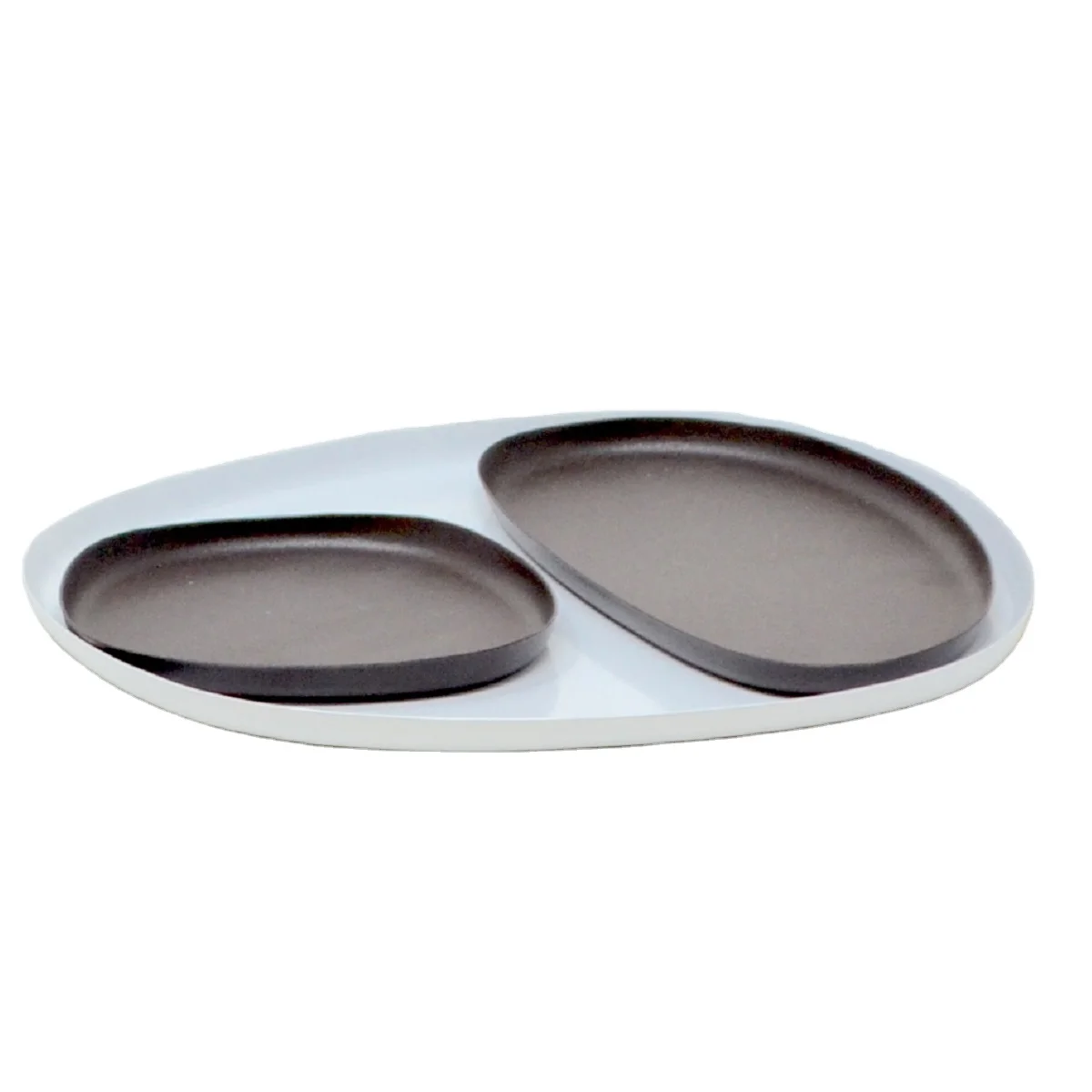 Metal round serving trays for home hotels and restaurant decor Scandinavian and European decor dish plates.
