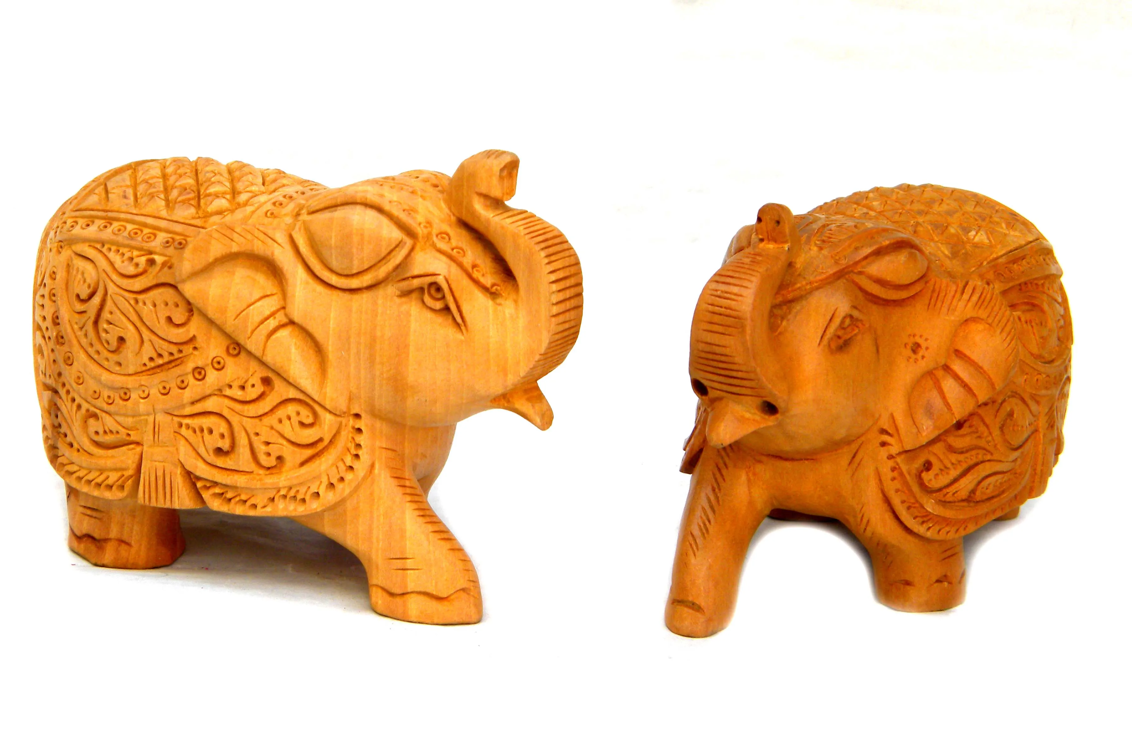 Fine Carving Different Sizes Wooden Elephant Set Trunk Down 4 pcs set Under Cut Design with Baby Elephant Inside Tummy