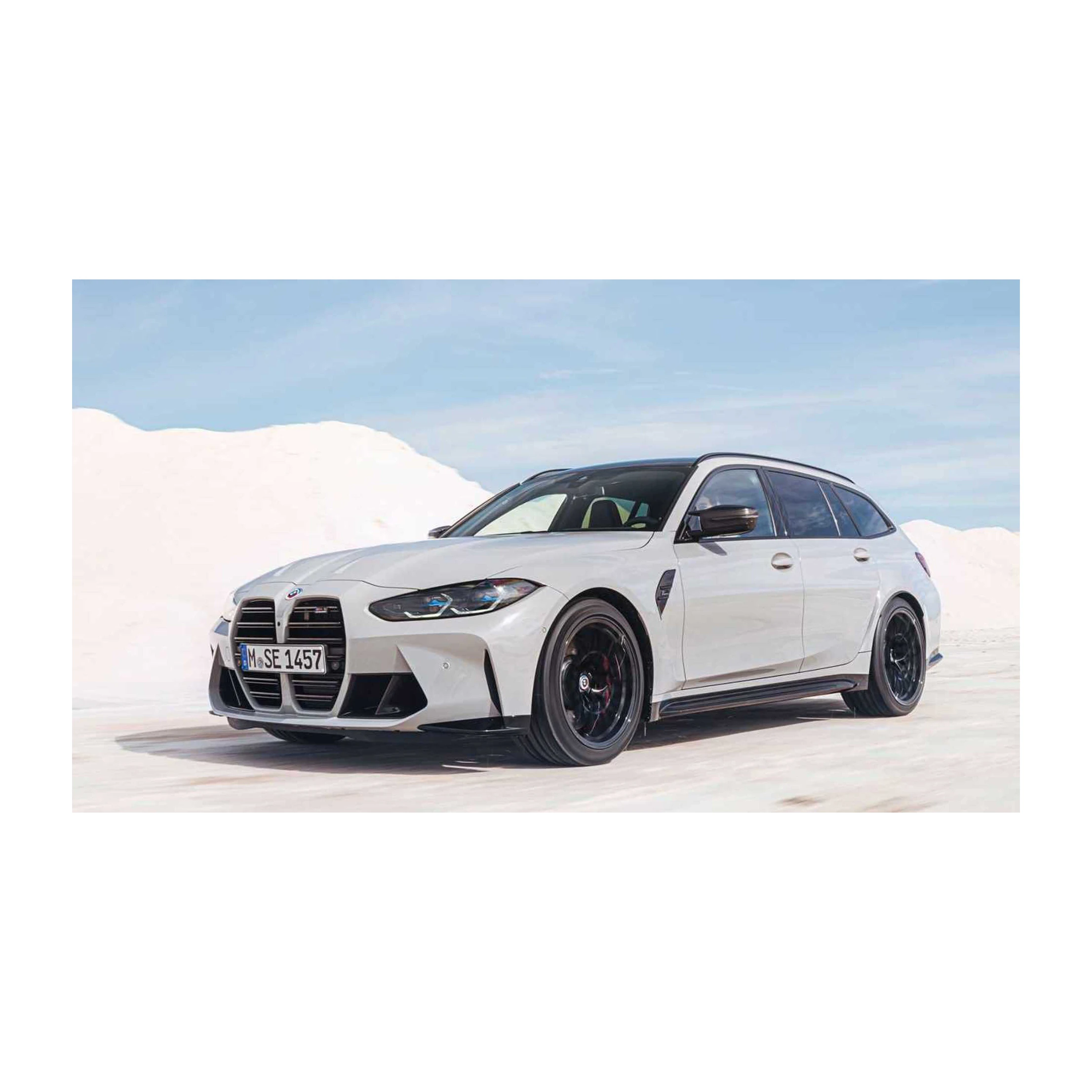 Высокопроизводительный автомобиль BMW 3 серии M3 с мощным двигателем и спортивным дизайном