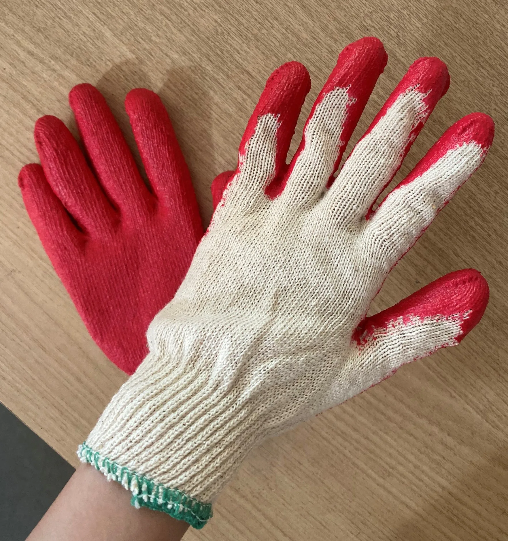 Hot Selling XL Size Half Latex Coated Work Gloves Top Cheap Vietnamese Safety Gloves for Gardening Made of Nitrile and Leather