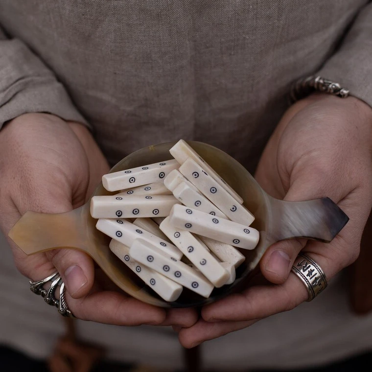 high quality handmade buffalo Bone 4 sided dice buffalo Horn gaming dice with customize design and size