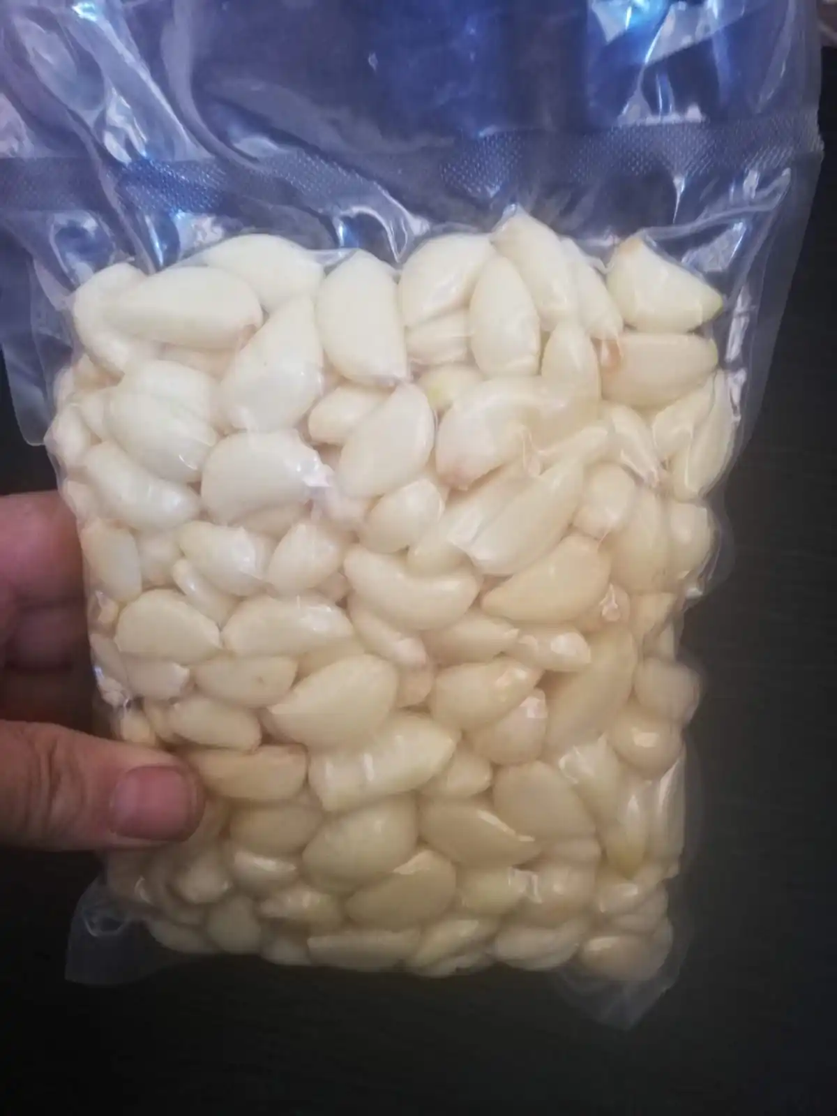 PEELED GARLIC in vacuum bag 1kg