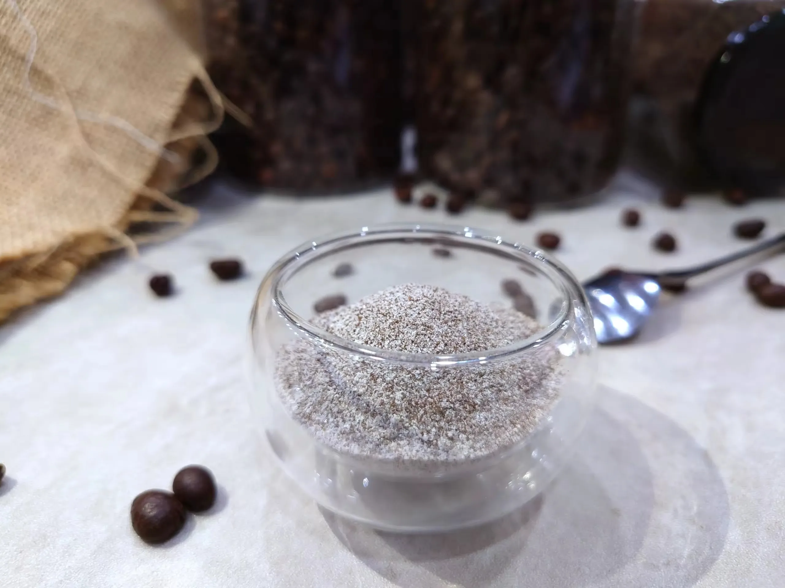 Новый карамельный вкус крепкий кофе сладкий и сливочный маленький соленый 3 в 1 Premix IC04 OEM Мгновенный Порошок для кафе бесплатный образец