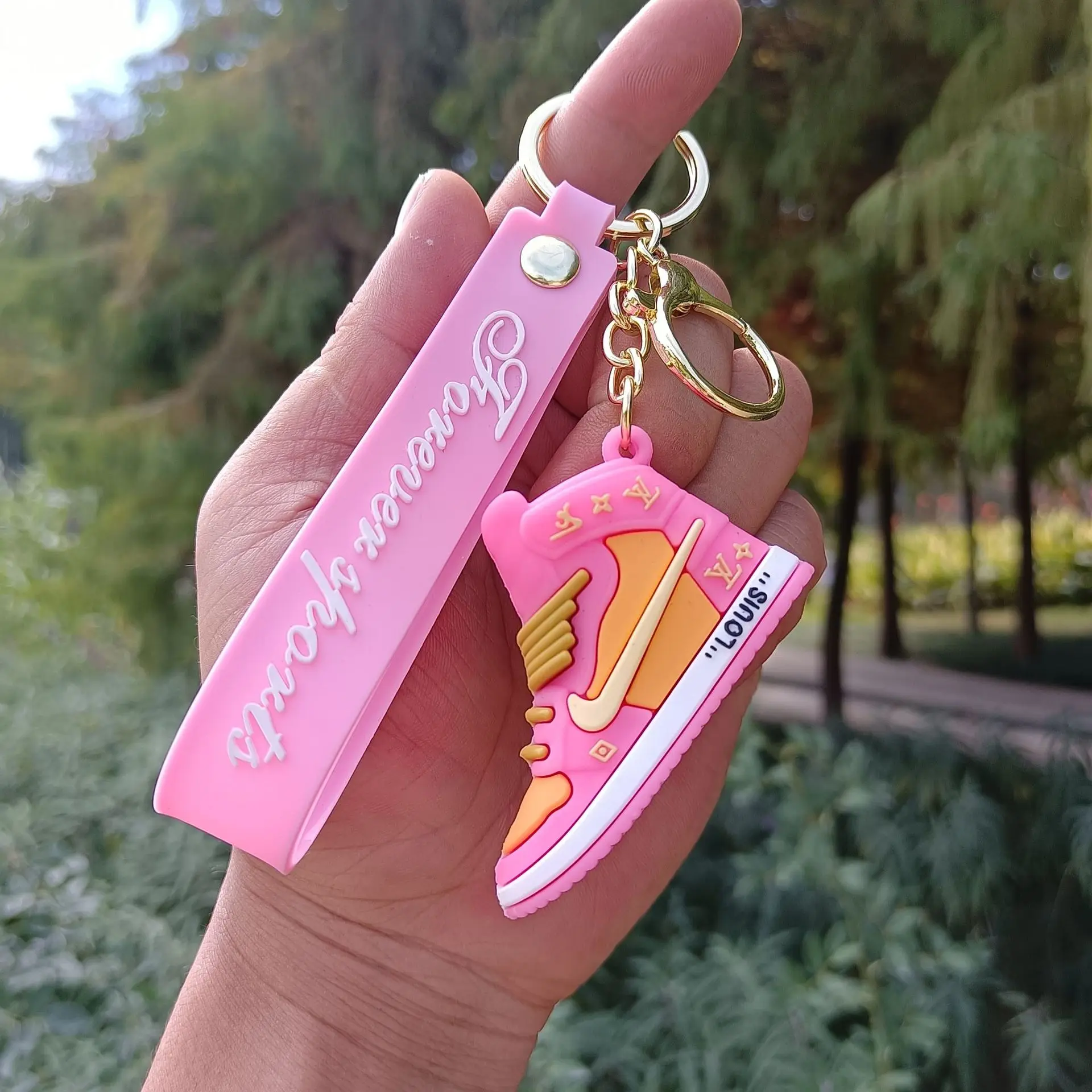 wholesale custom 3D PVC sneakers rubber keychain Fashion promotion mini sports star basketball shoes keychain