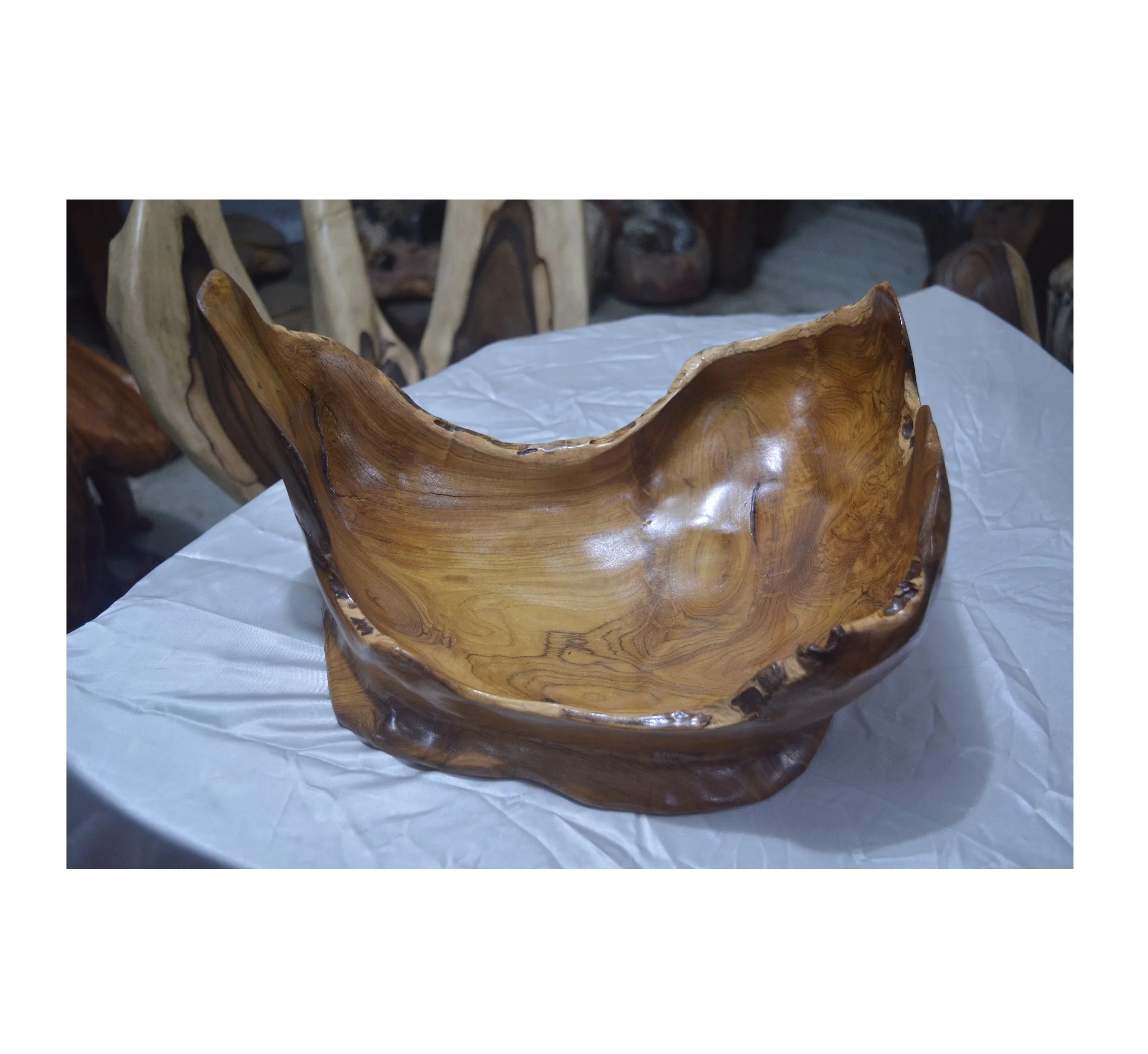 Wholesale Price Real Wood Crafts Wooden Bowl From Indonesia Finest Wood For Furniture And Decoration in House Office Or Hotel