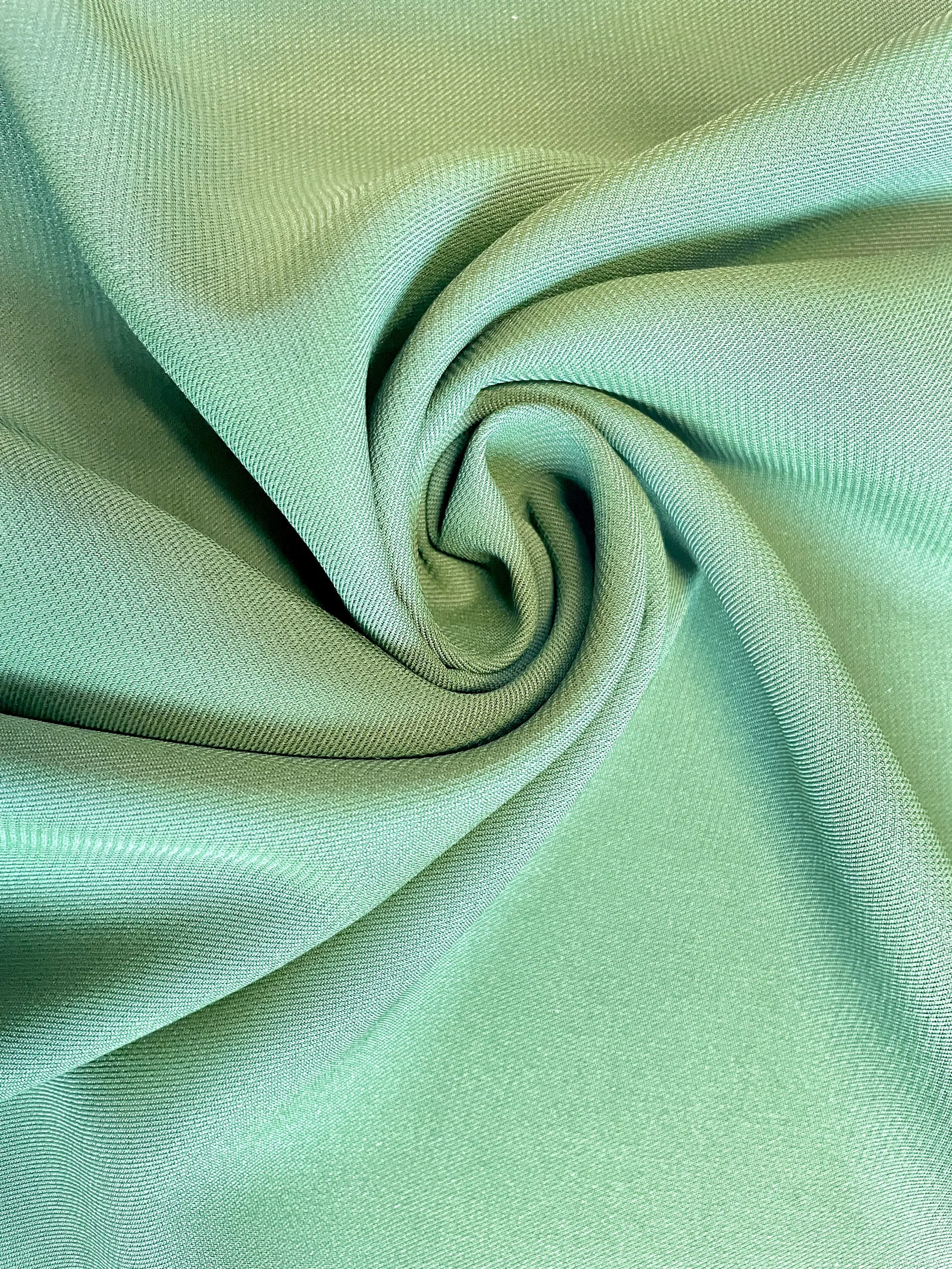 Polyester Plain Dyed Fabric Wholesale Price High Quality Low MOQ From Vietnam Fabric Textile Raw Material High Quality M776D