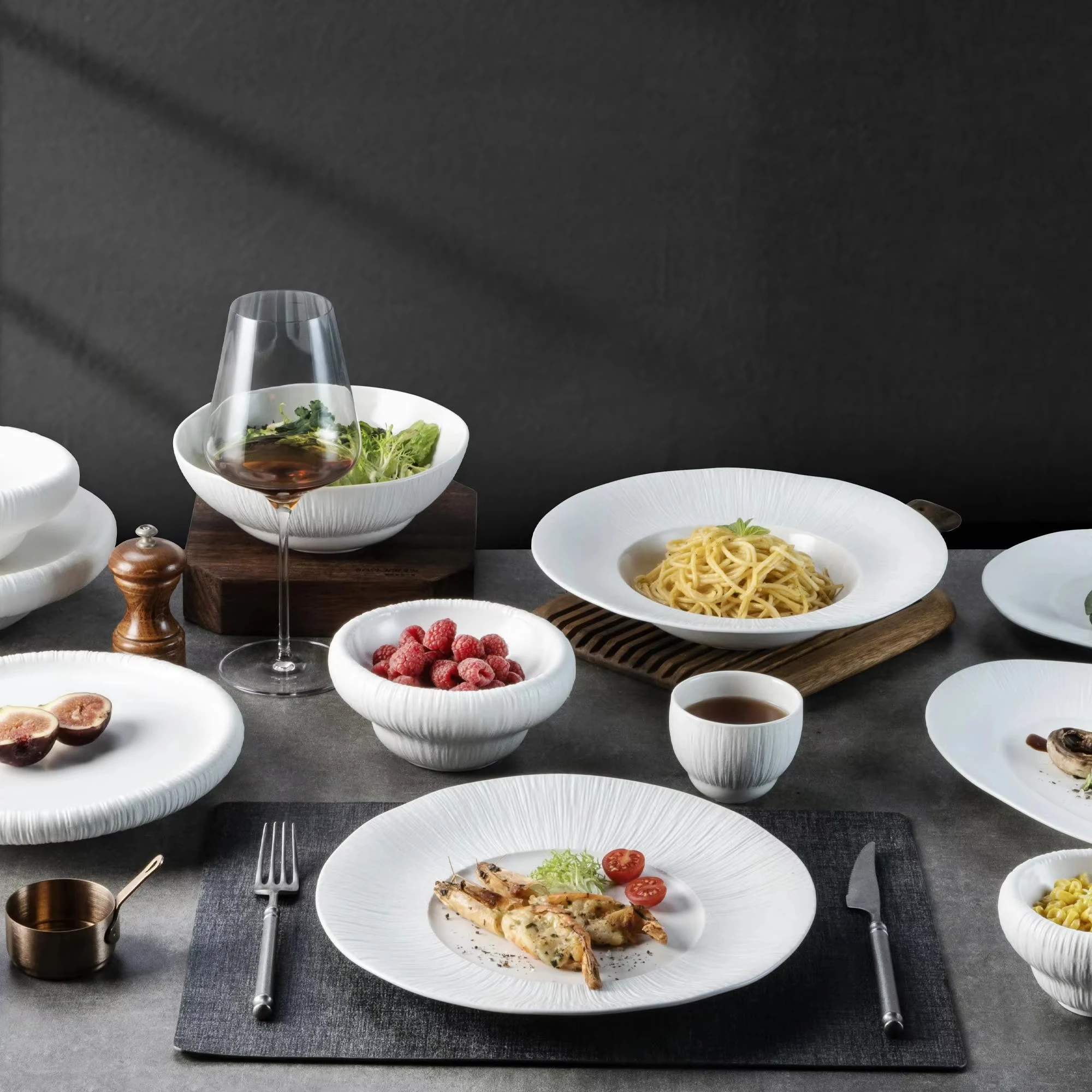 New European Modern Tableware Kitchen Plates Sets Dinner Dinnerware Hotel Restaurant Porcelain Dinnerware Set