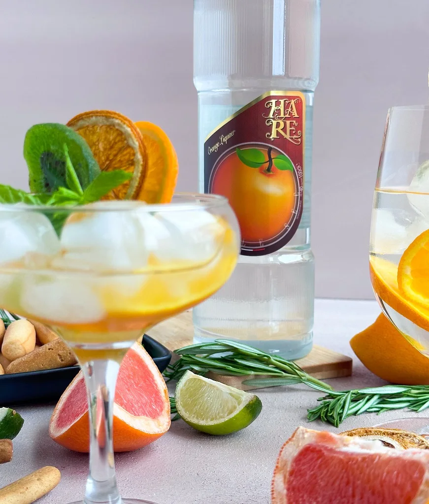 100 л, спирт со вкусом апельсина, содержание спирта % 40, чистый и гладкий, качество ликера со вкусом апельсина-из индейки