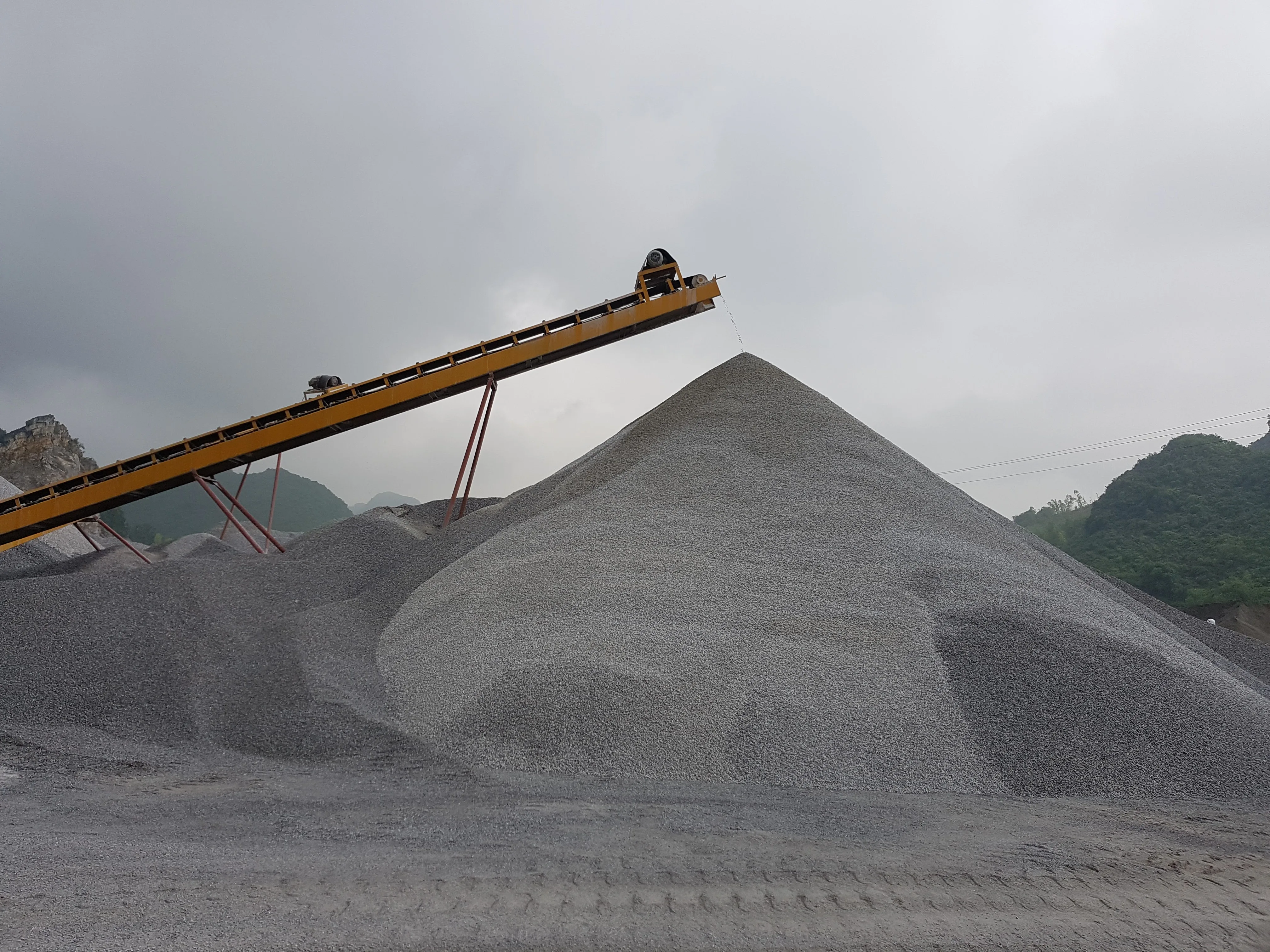 Wholesale Quality Factory Direct Natural Dolomite Industrial Grade for Sale Contact us for Best Price