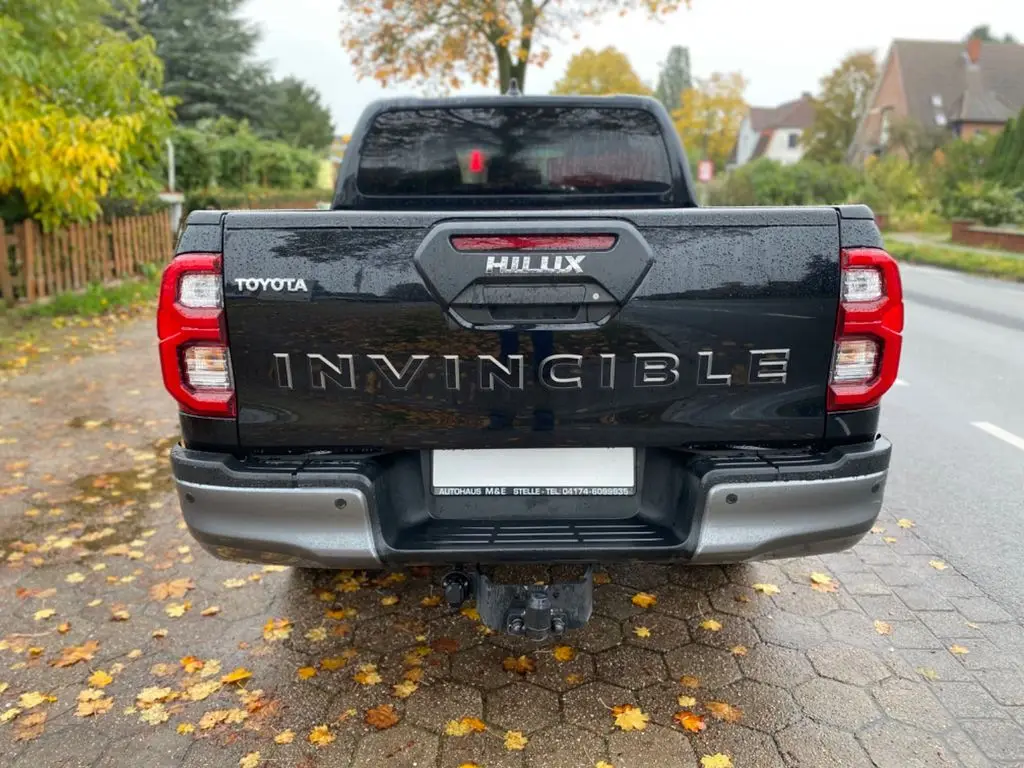 TO YOTA HI LUX DOUBLE CABIN INVINCIBLE 2023 USED