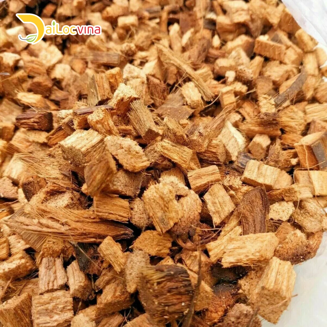 COCO HUSK CHIPS 2*2CM SUPPLIER CHEAP PRICE MS. DORIS +84 785525348