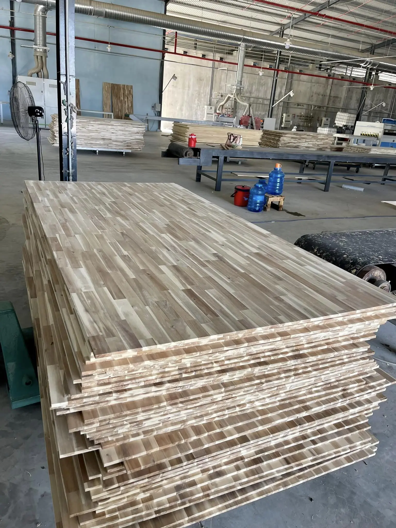 Modern Design Solid Surface Countertop Natural and Artificial Stone Yellow Wood Laminated Counter for Hotel Modern Style