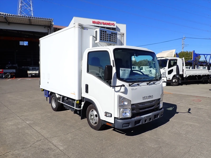 Used Good Conditioned ISUZU ELF Freezer Trucks For Sale
