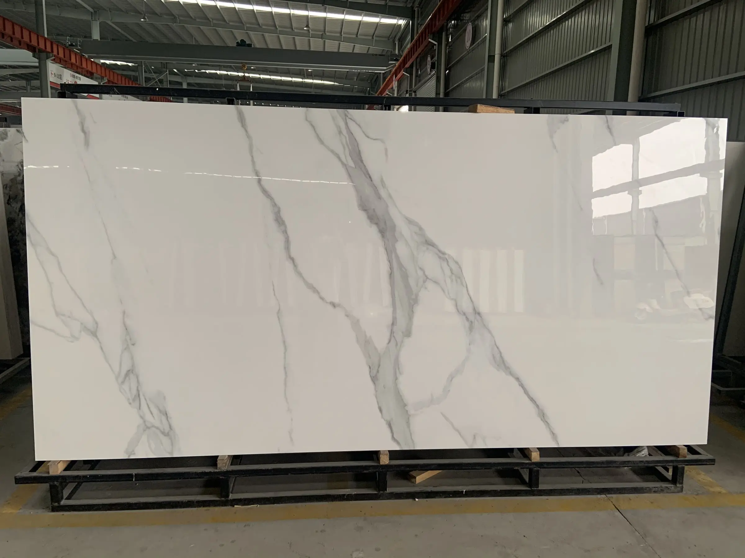 China Manufacture Alpine White Artificial Slab Calacatta White Sintered Stone Kitchen Countertop