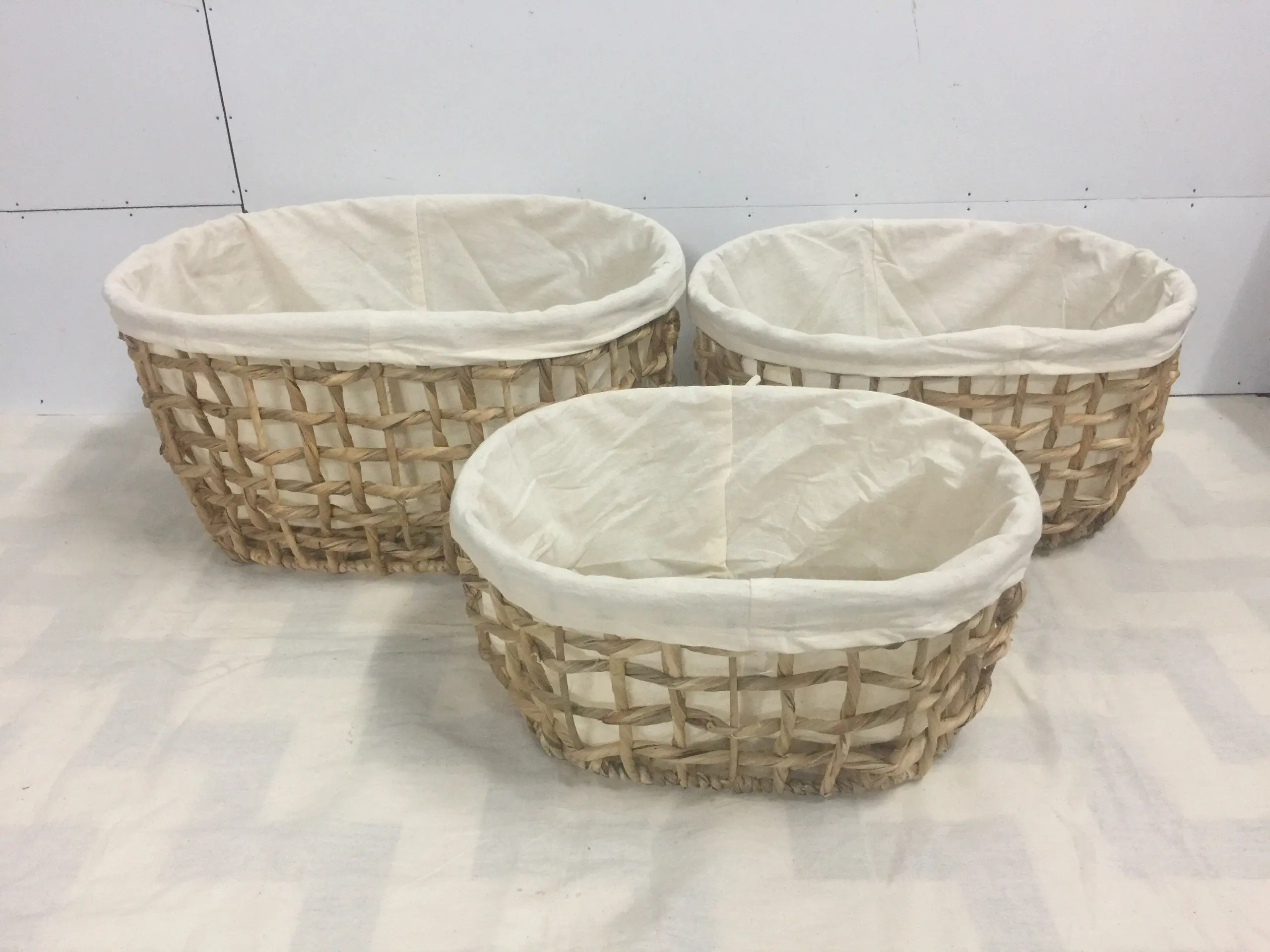 Water Hyacinth Basket with Handles Natural Handwoven Loose Knitted Basket from Water Hyacinth - SISU brand /SWB 02300