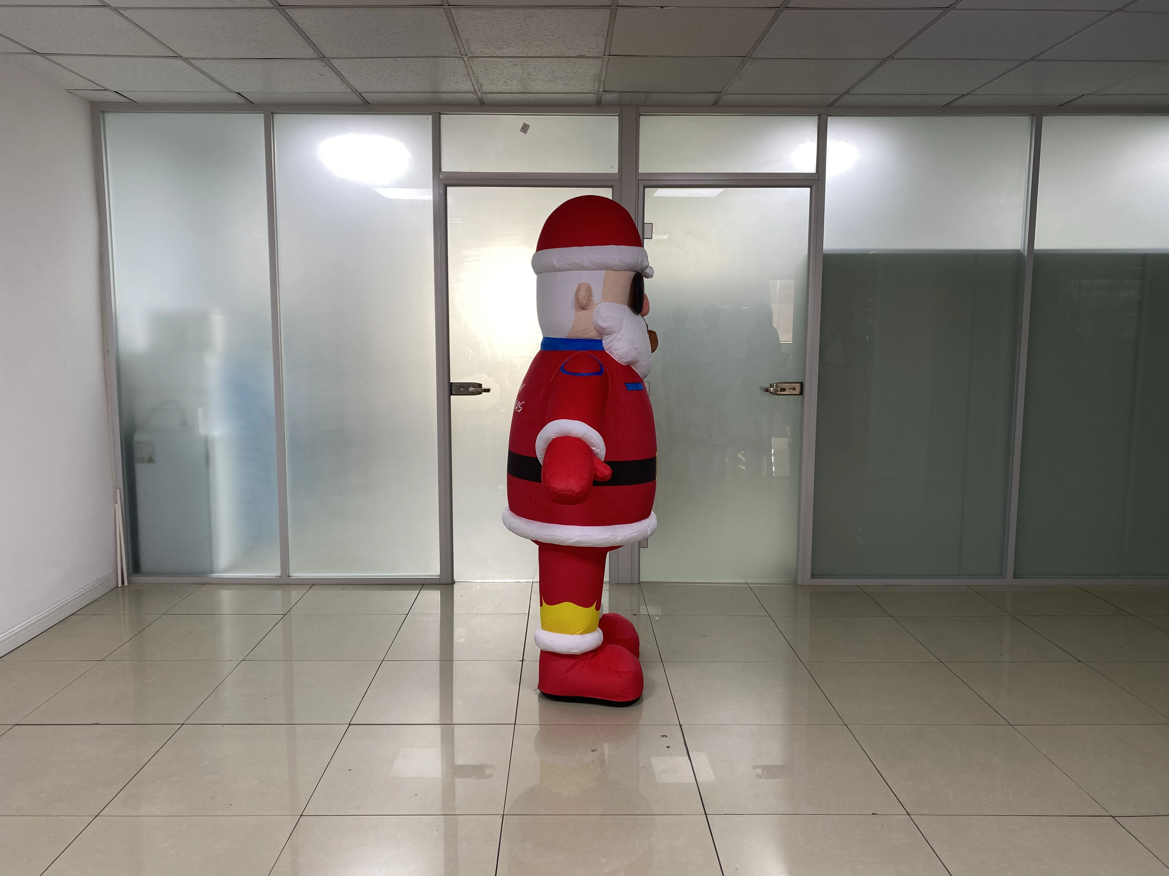 New Design Handsome Customized Moving Inflatable Father Christmas Wearable Giant Inflatable Walking Santa Claus Costume