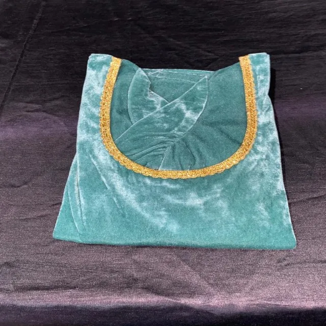 Salouva bodysont velvet fabric satin fabric stretchable fabric lacet lace bodysuit France Bijoux