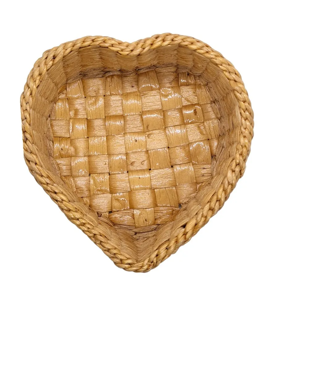 Wholesale garden small baskets rattan kitchen storage basket hanging fruit basket Handle Heart Pattern Ready To Ship