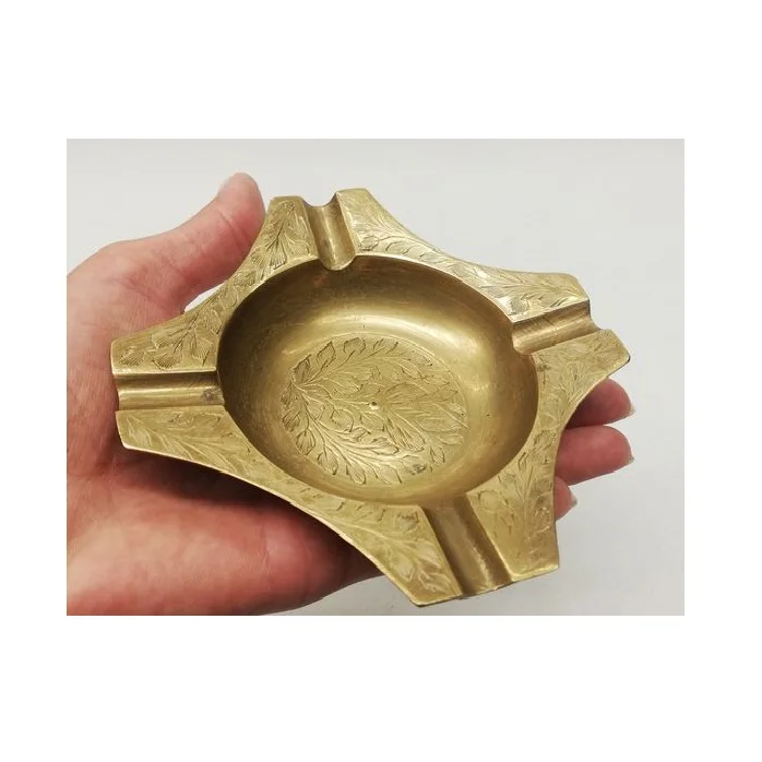 Engraved Design Textured Brass Ashtray Mens Smoking Accessories Ashtrays For Cigarette & Cigar Dust Holder