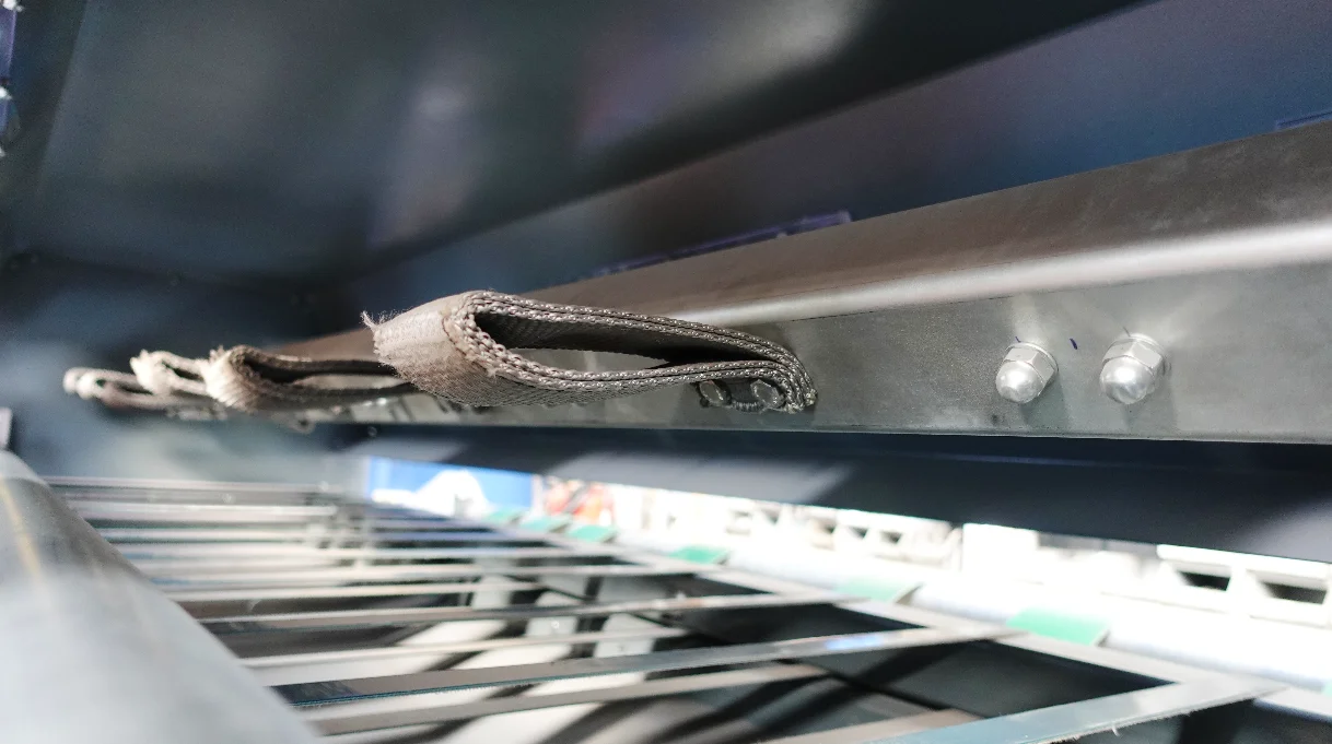 Carpet dust remover cleaner machine