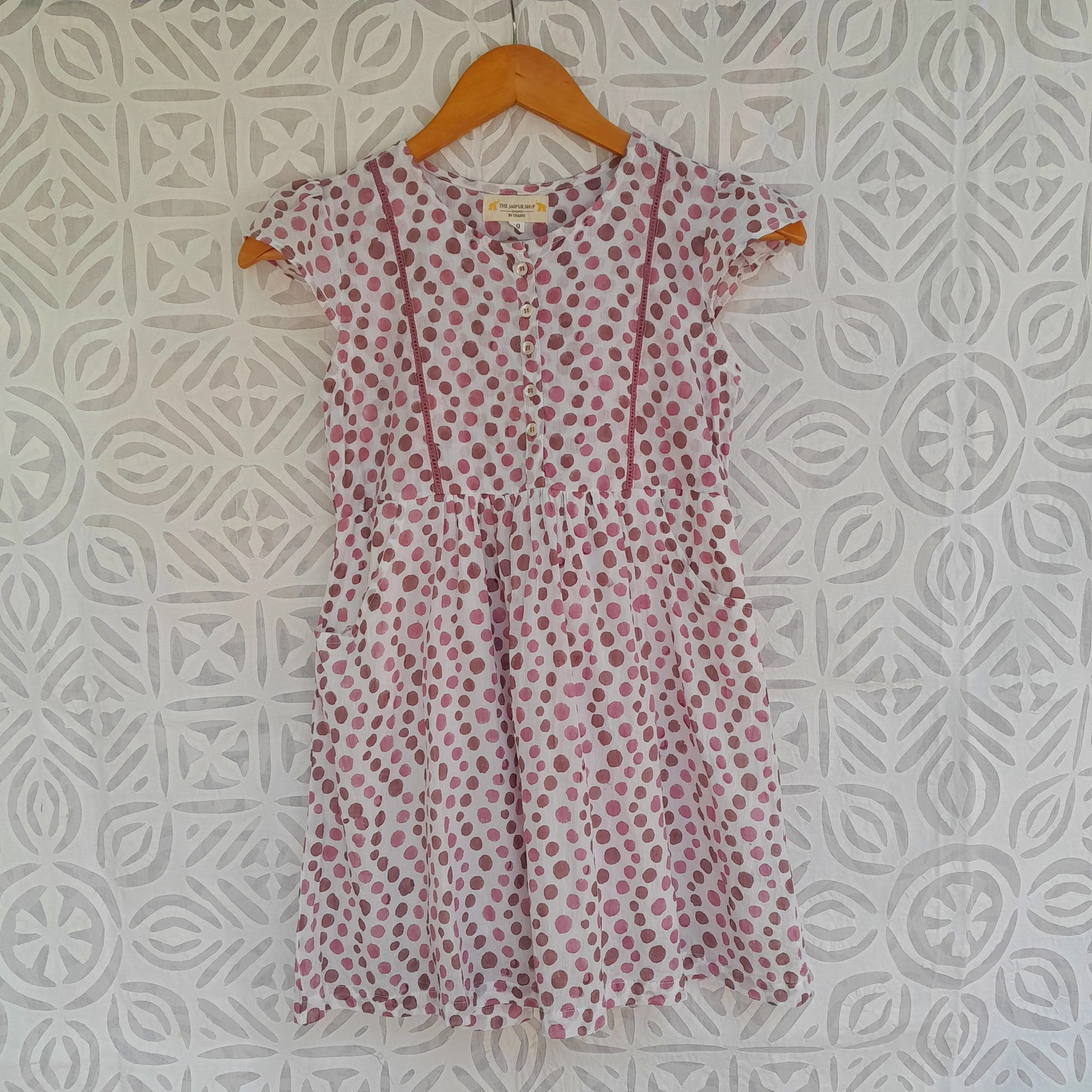 Оптовая продажа, детское Хлопковое платье с принтом, украшенное кружевом и карманами, Красочное платье в горошек с принтом для повседневной летней одежды