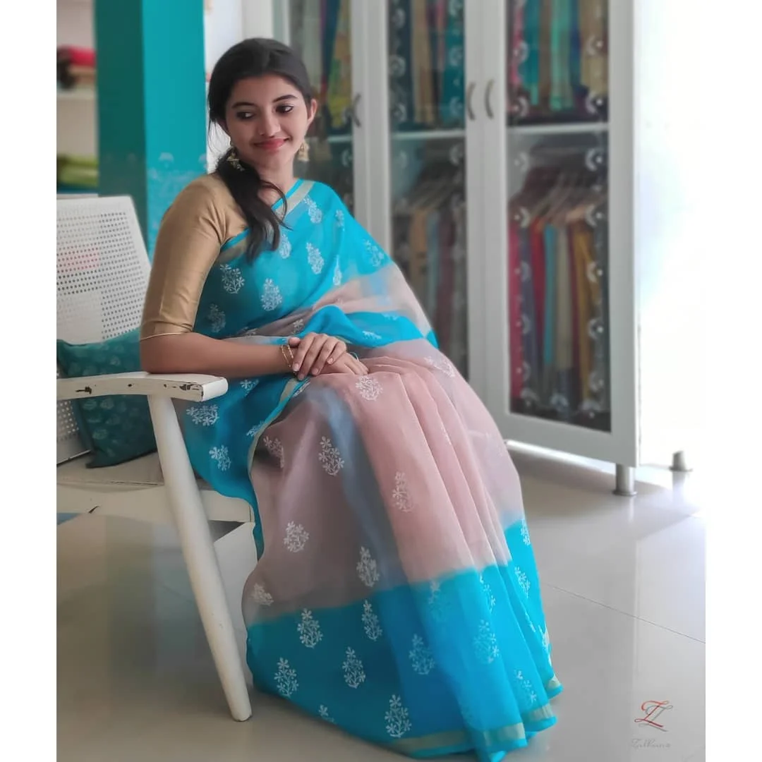 Mots Selling Indian & Pakistani Clothing Lightweight Kota Doriya Silk Saree for Comfort and Style Saree for Sale