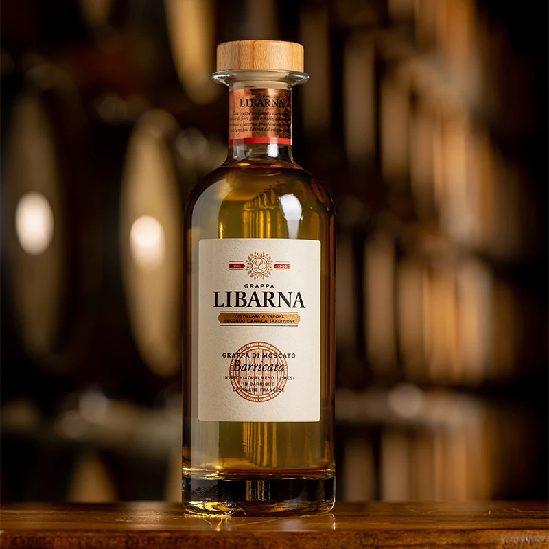 Линия высшего качества Сделано в Италии флакон GRAPPA Libarna Москато 6 x 0 70 мл готов для