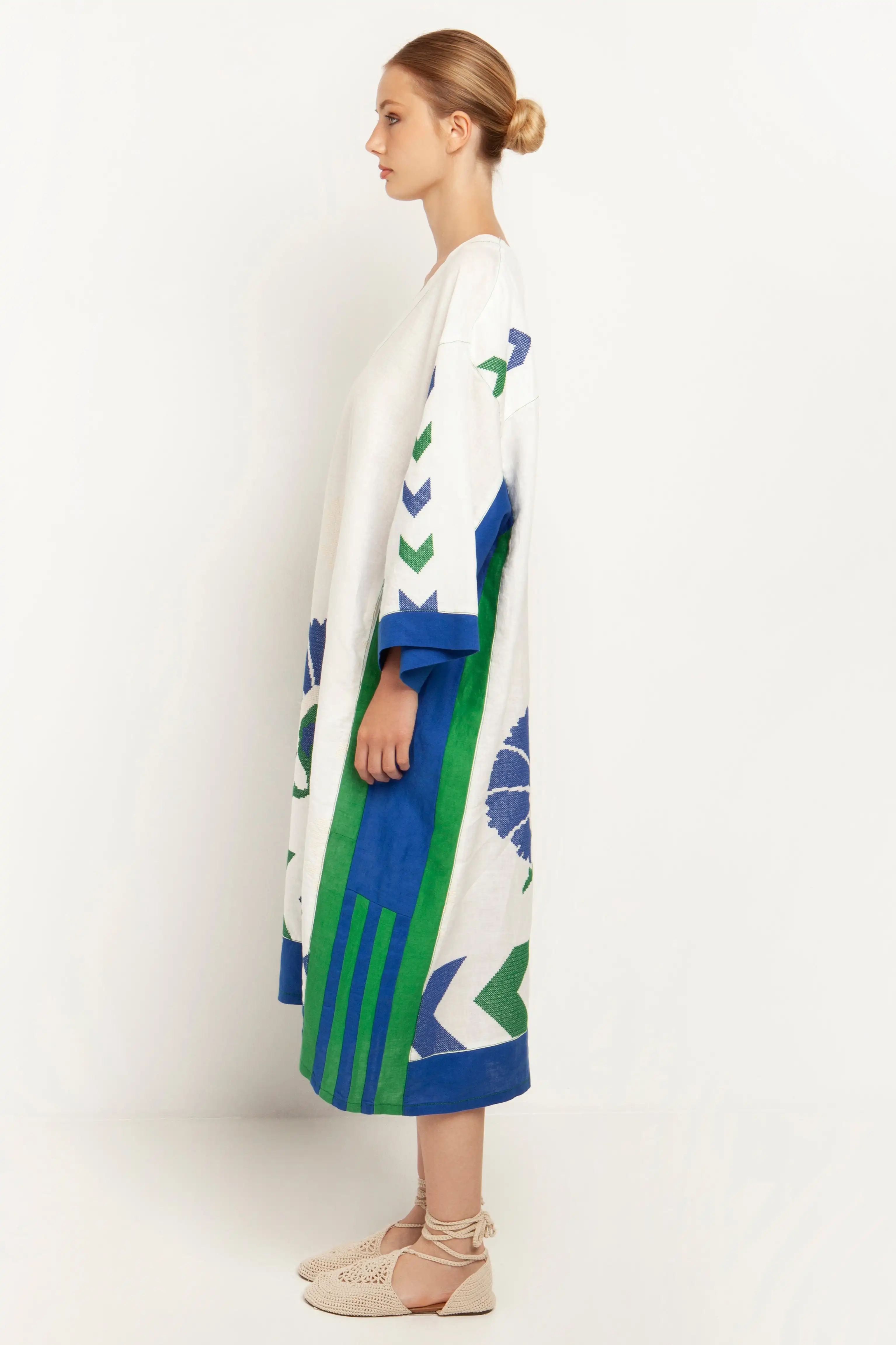 2024 Autumn New French Retro Style Luxury Embroidery Work Long Sleeve Splicing Mesh Long Women Dress