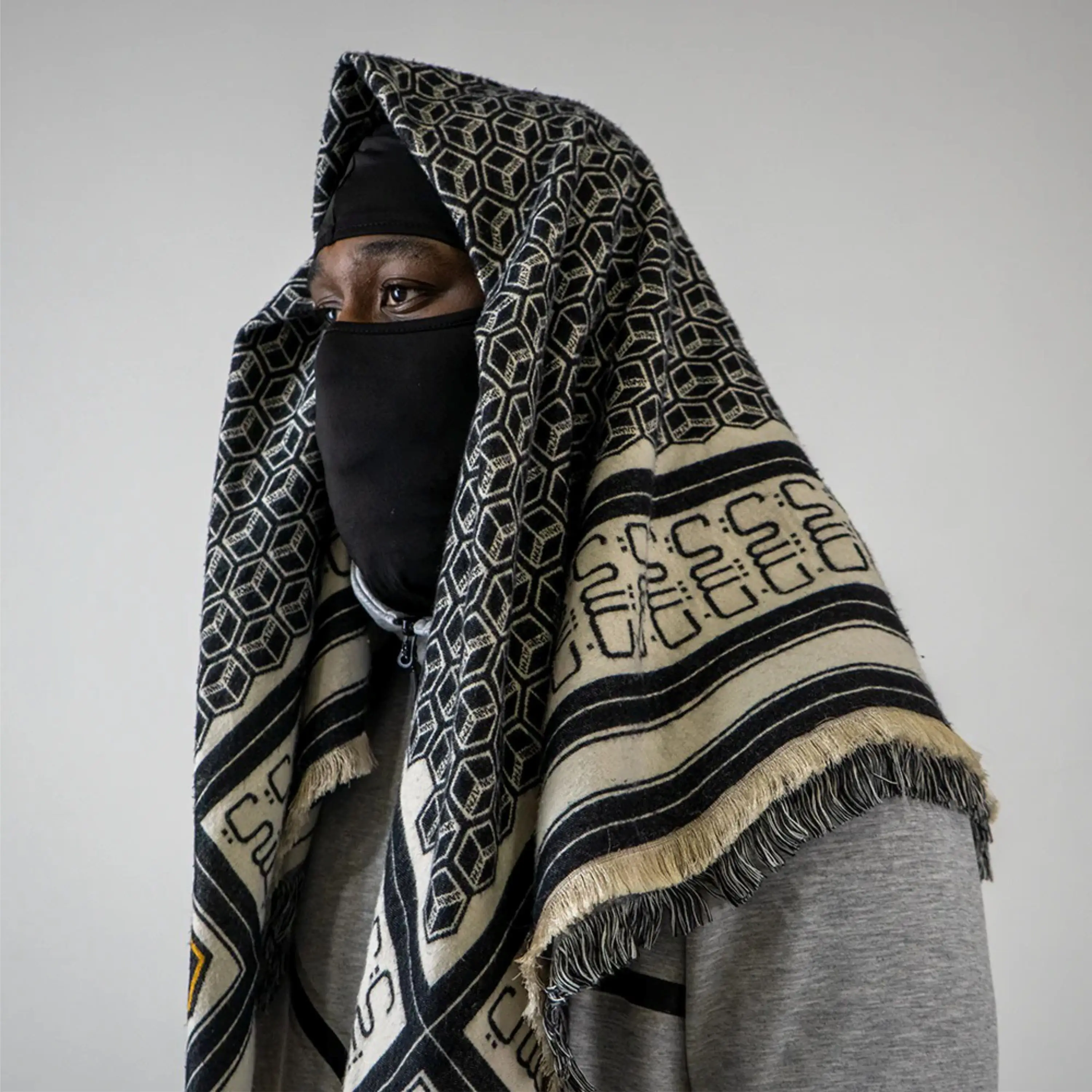 High-Quality Traditional Woven Keffiyeh - Authentic Middle Eastern Scarf - Perfect for Men and Women - Ideal for All Seasons