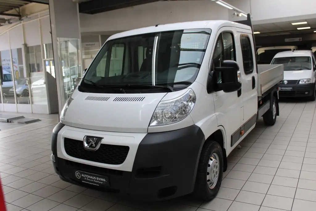 2011 P e ugeot BOXER Bus