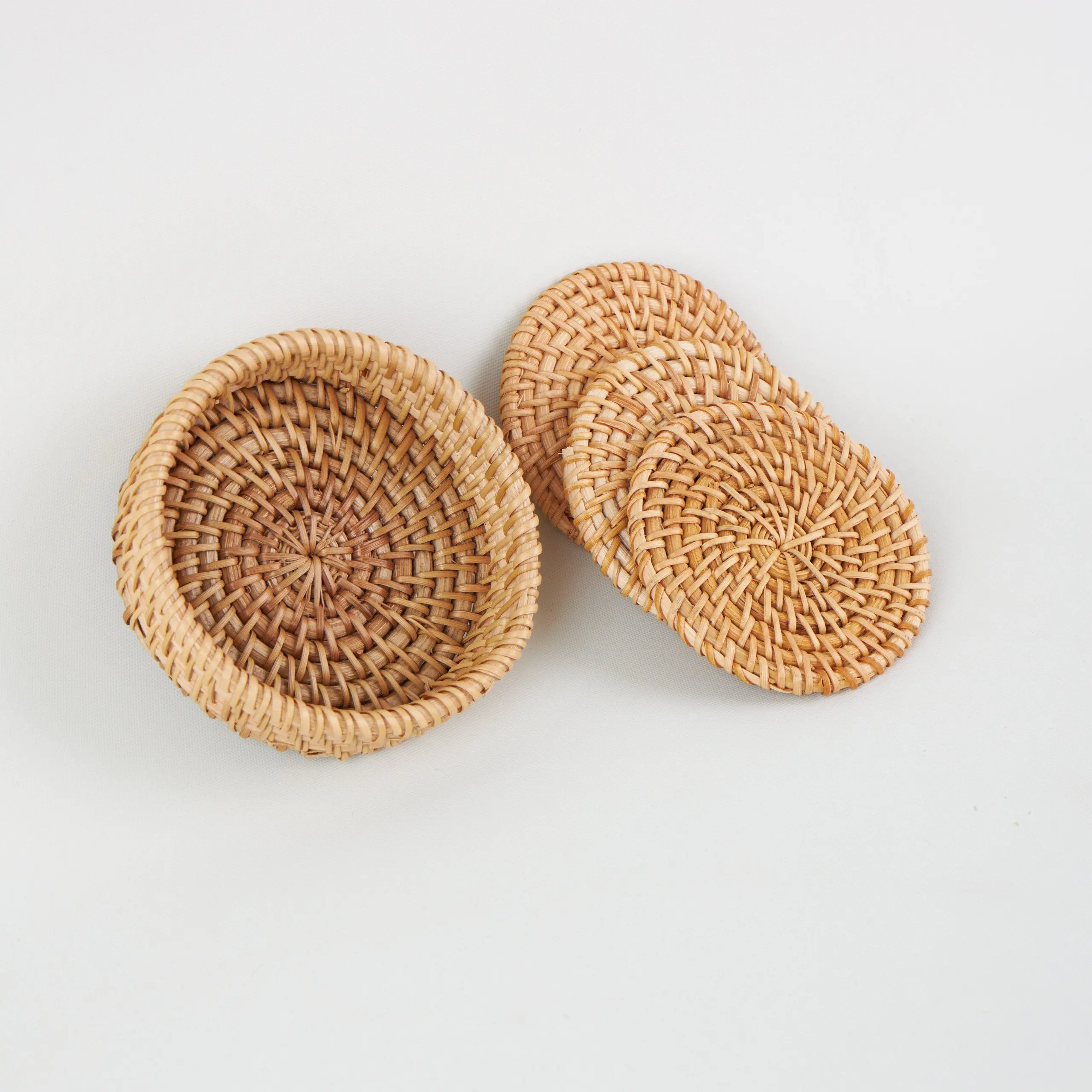 Minimalist Eco-Friendly round Braided Rattan Placemat & Coaster Set Handmade in Vietnam for Table Decoration Accessories