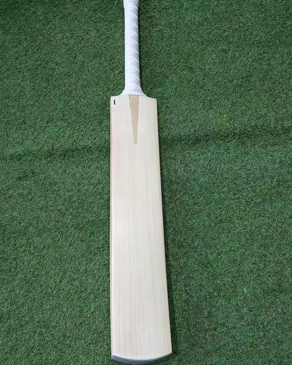 Hard Ball Cricket Bat Short Handle Grade Eco-Friendly Cricket Bats